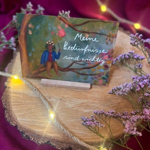 Postkarte „Meine Bedürfnisse sind wichtig.“ | Baumbotschaften 4: Ein liebevoll illustriertes Affirmationsmotiv über Fürsorge.