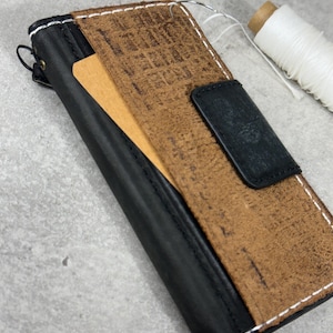 Genuine Leather Case Wallet For Apple iPhone 16 11 12 13 14 15 Pro Max 6 7 8 plus SE 2020 XS MINI Book Vintage Style Credit Card Slots Cover