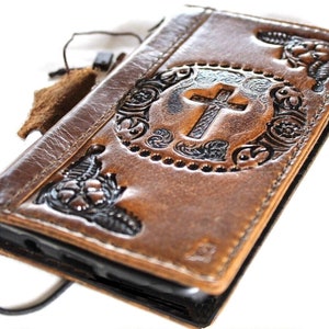 Capa de couro genuíno para Galaxy S21 S22 S23 S24 A53 Ultra FE Note 10 20 Ultra Carteira feita à mão Cartão Jesus Cross Design Carregamento sem fio