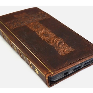 Funda de cuero genuina hecha a mano para Apple iPhone 16 15 14 13 12 11 Pro Max 6 7 8 plus SE XS MINI Cartera con libro de la Biblia Cruz de Jesús vintage