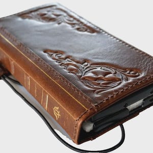 Portafoglio in vera pelle fatto a mano per Galaxy Z Fold 2 3 4 5 6 7, stile Bibbia, carta di credito, copertina Z FOLD, interamente realizzata a mano, design artistico.