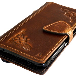 Funda de piel auténtica para Galaxy S21 S22 S23 S24 A53 Ultra FE Note 10 20 Ultra Cartera hecha a mano Diseño de cruz de Jesús Carga inalámbrica