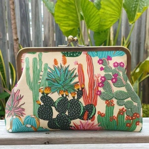 Cactus Kisslock Clutch/Hand Bag/Shoulder Bag/Crossbody Bag