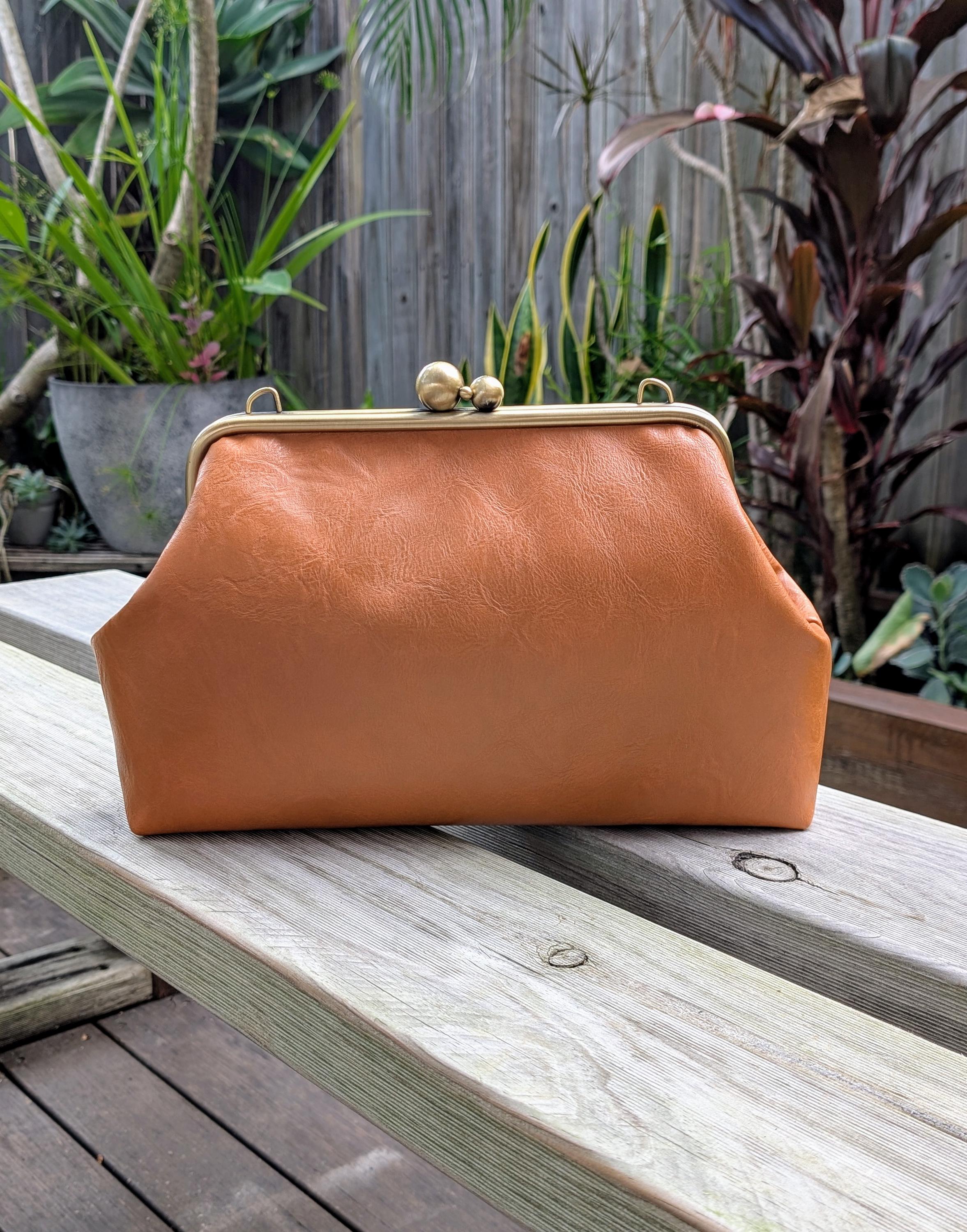 Large Tan Metal Kisslock Clutch/Shoulder Bag/ Crossbody Bag/ Hand Bag/Faux Leather/ Oversized Kisslock Clutch