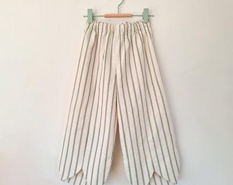 Tulip Pants Sewing Pattern – Oversized Trousers for kids (sizes 0-3M to 9-10Y)
