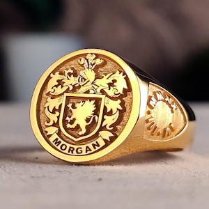 Family Crest Ring-Coat of Arms- Family Crest Ring for Personalized Jewelry-Personalized Gold and Signet Ring