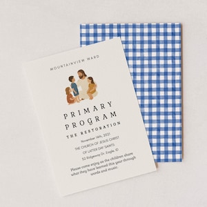 Peut inclure: Un programme crème avec le texte "PRIMARY PROGRAM THE RESTORATION" et une illustration de Jésus avec des enfants. Le programme est à côté d'une carte à motif vichy bleu et blanc.