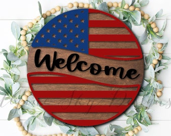 Signe de bienvenue du 4 juillet SVG | Accroche-porte patriotique SVG | Svg signe patriotique Glowforge | Fichiers laser Glowforge du 4 juillet pour l'été
