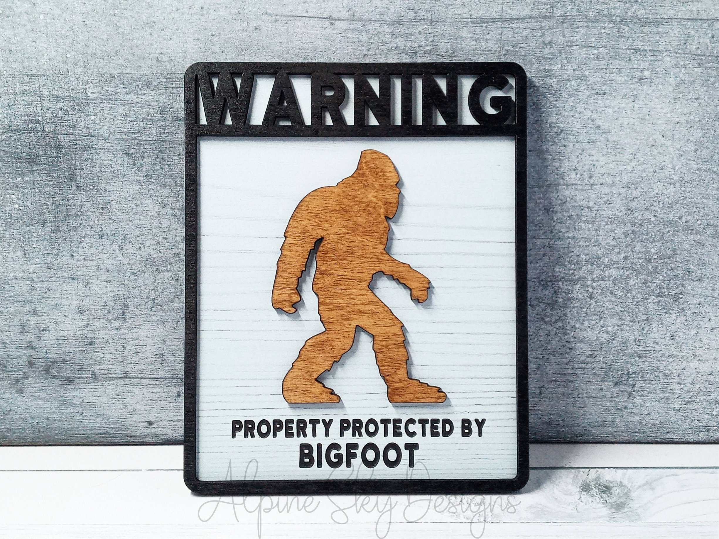 Schild Warning Property Protected By Bigfoot – 20,3 X 30,5 Cm, Aus Metall, Witterungsbeständig, Mit Montagelöchern, Lustiges Deko-Geschenk