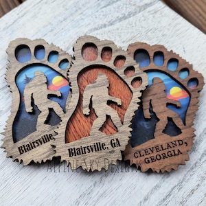Aimant Bigfoot SVG Aimant Bigfoot Fichier découpé au laser Glowforge Aimant pour réfrigérateur SVG Bigfoot Aimant cuisine Svg Fichier laser Sasquatch Bigfoot Svg