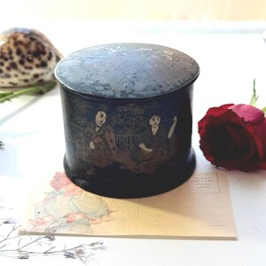 Vintage Chinese Lacquer Box Papier Mache Chinoiserie Trinket Pot Hand Painted Black Gold Lidded Box