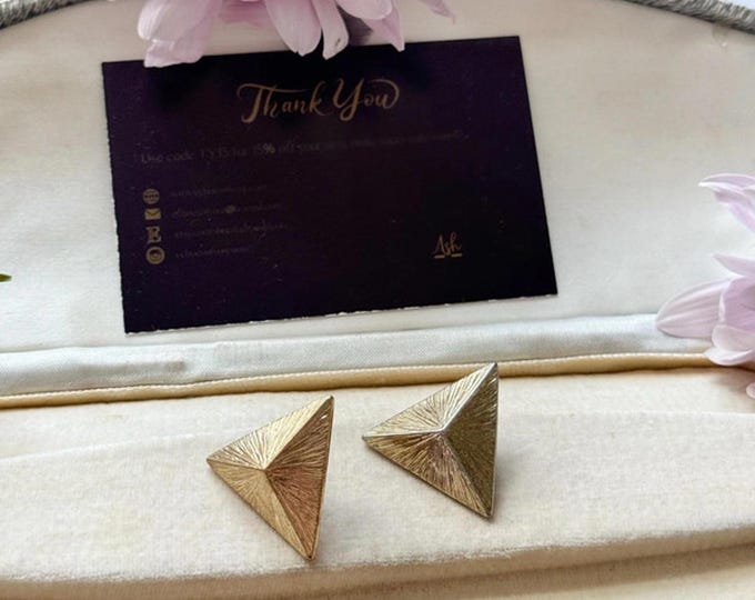 Vintage Bold Brutalist Pyramid Stud Earrings – Sculptural 80s Style