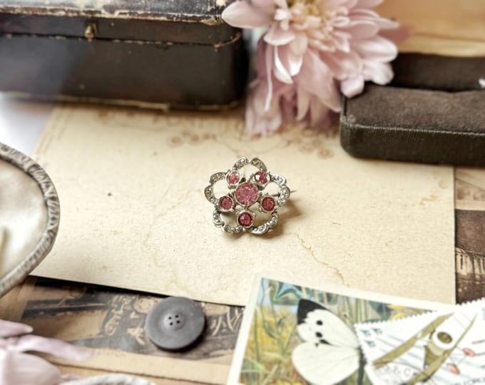 Vintage 1950s-Style Pink Rhinestone Floral Brooch – Gold-Tone Flower Pin