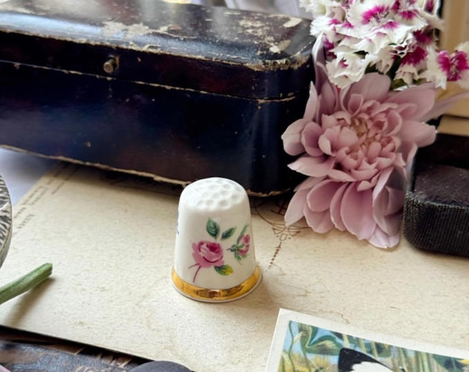 Lord Nelson fine bone china thimble Floral and gold gilt