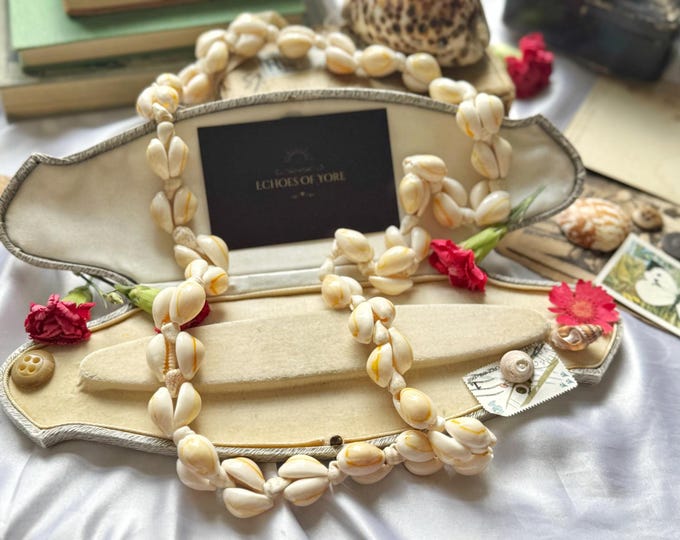 Vintage Cowrie Shell Necklace Boho Statement Jewellery 1990s Beachcore