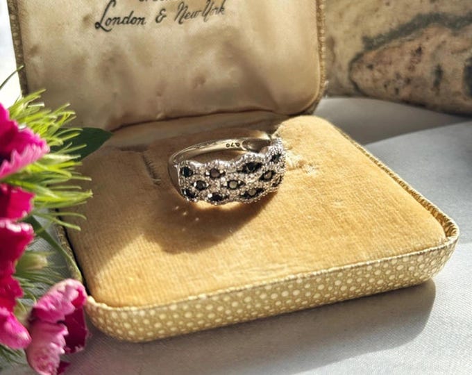 9ct White Gold Black Diamond Wave Band Ring – Size P