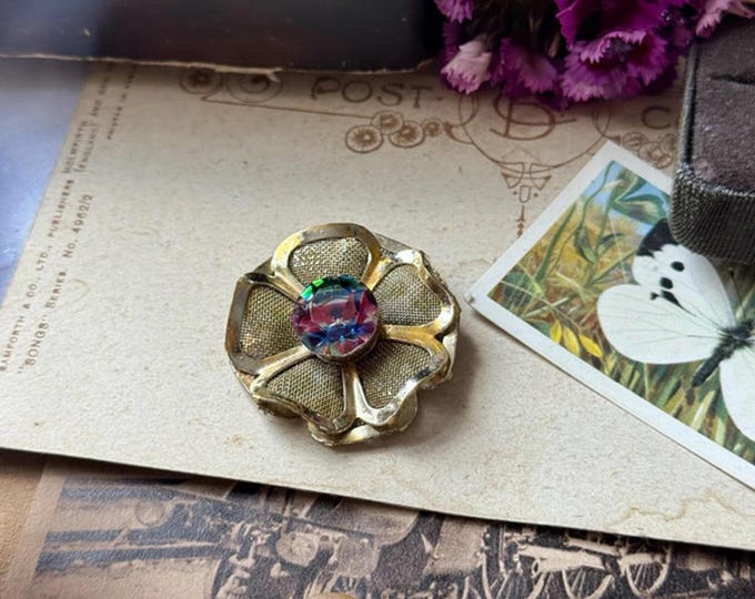 Vintage Gold-Tone Mesh Flower Brooch with Iris Glass Centre