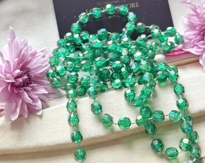 Vintage Emerald Green Faceted Plastic Moulded Bead Necklace Lightweight