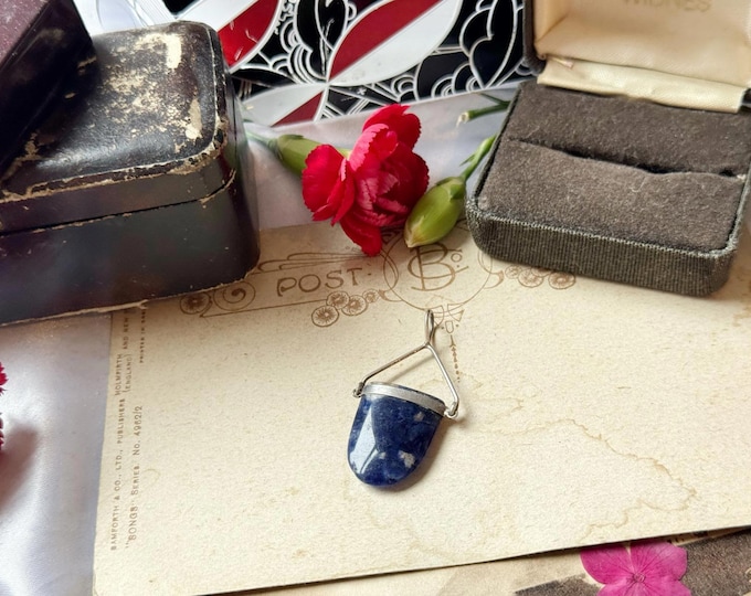 Vintage minimalist silver-tone pendant with likely sodalite stone