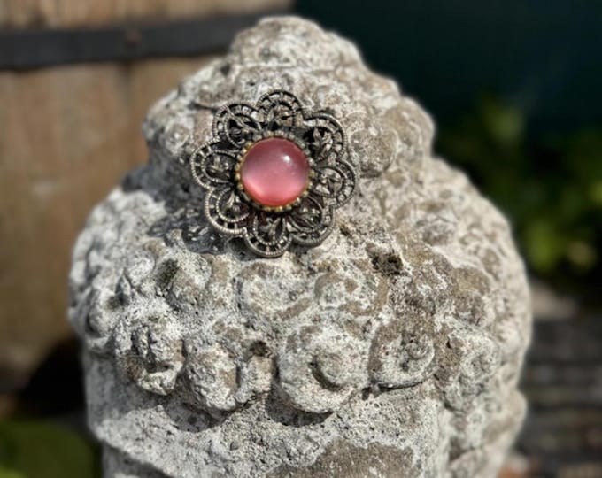 Vintage Old & Worn Mid-Century Pink Cabochon Floral Brooch