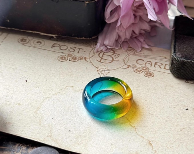 Tropical Fade Chunky Resin Ring – Size M–N