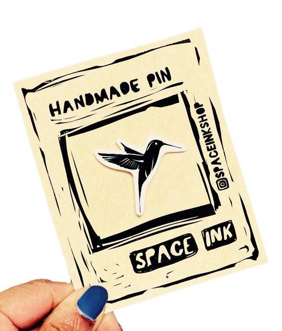 Humming bird pin, animal pin, handmade pin, art linocut , accessory, gift idea, collectable lapel pin, birdwatching