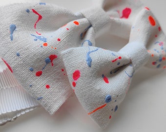 Hochzeit Bräutigam Fliege, Weisse Fliege, Herren Fliege mit Farbspritzern, Bräutigam Fliege, Baby Fliege, Geburtstag Accessoires