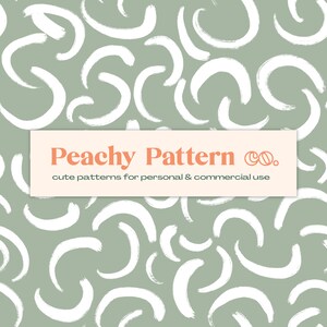 Könnte beinhalten: Ein nahtloses Muster mit weißen Pinselstrichen in Form von geschwungenen Linien auf einem Salbeigrün-Hintergrund. Der Text "Peachy Pattern Co." ist in einem pfirsichfarbenen Rechteck zentriert, darunter der Text "cute patterns for personal & commercial use".
