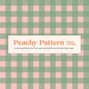 Op de afbeelding: Een naadloos patroon met afwisselende vierkanten in lichtgroen en roze. Het patroon wordt herhaald over de hele afbeelding. De tekst "Peachy Pattern Co. cute patterns for personal & commercial use" staat gecentreerd onderaan de afbeelding.