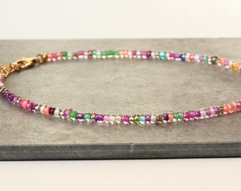 Bonbons collier de perles comme collier coloré avec des graines de verre comme cadeau sucré pour vous
