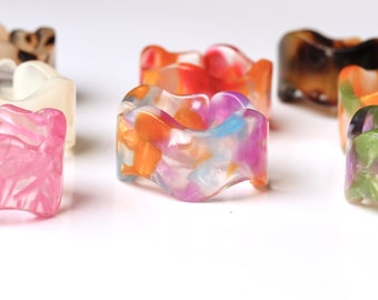 Ring resin wave colorful / resin ring / gift for her / playful jewelry / plastic ring / squashie ring / acrylic ring chunky