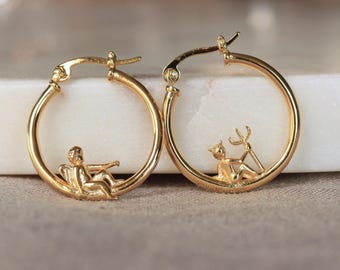 Orecchini placcati in oro con design a forma di angelo e diavolo: orecchini a cerchio con piccolo angelo e diavolo