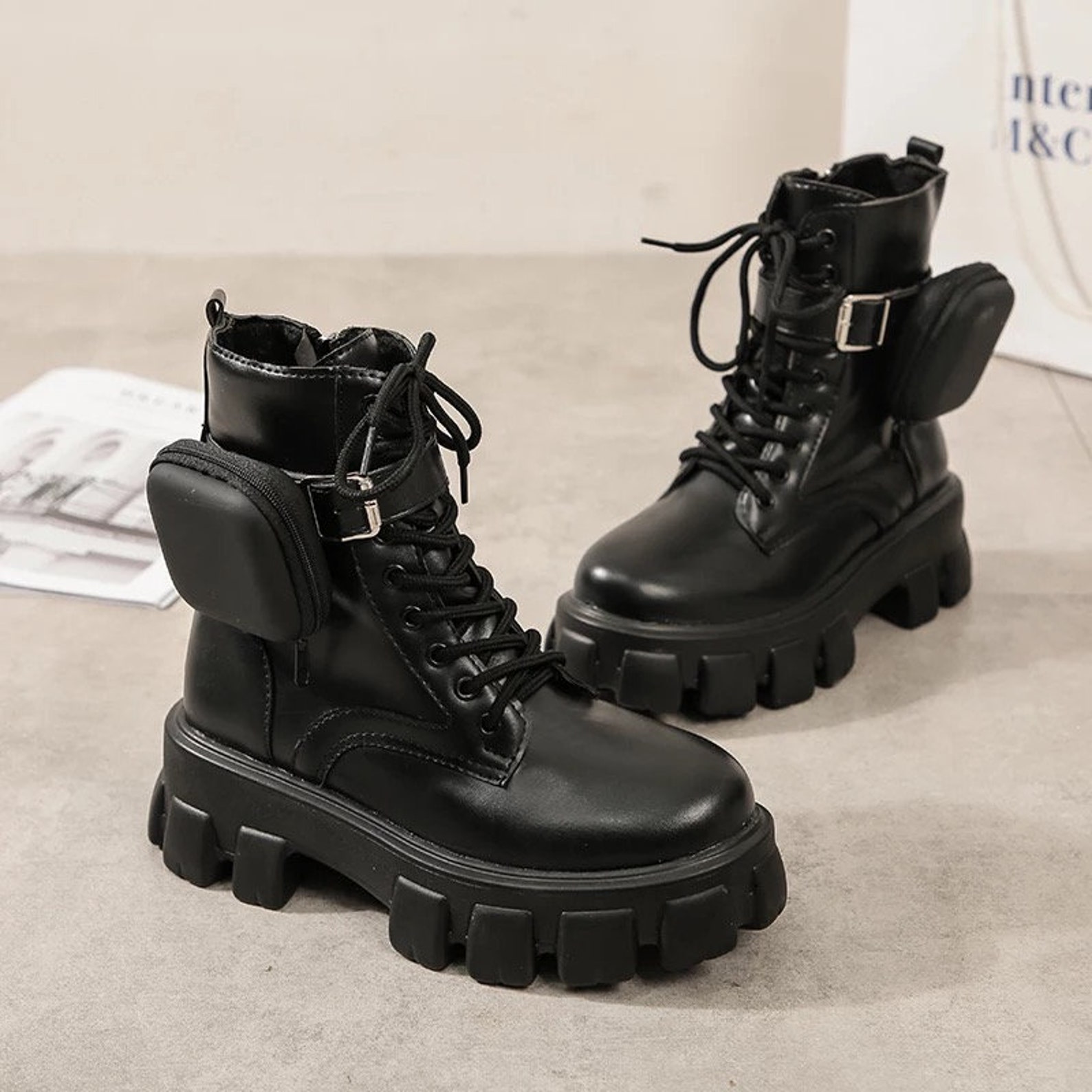 removable pouch combat boot