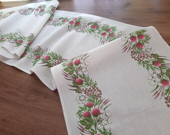 Vintage Scandinavisch ontworpen mooie rode klaver print tafelloper, tafel topper, zomer retro verzameltafel topper, Vintage (1)