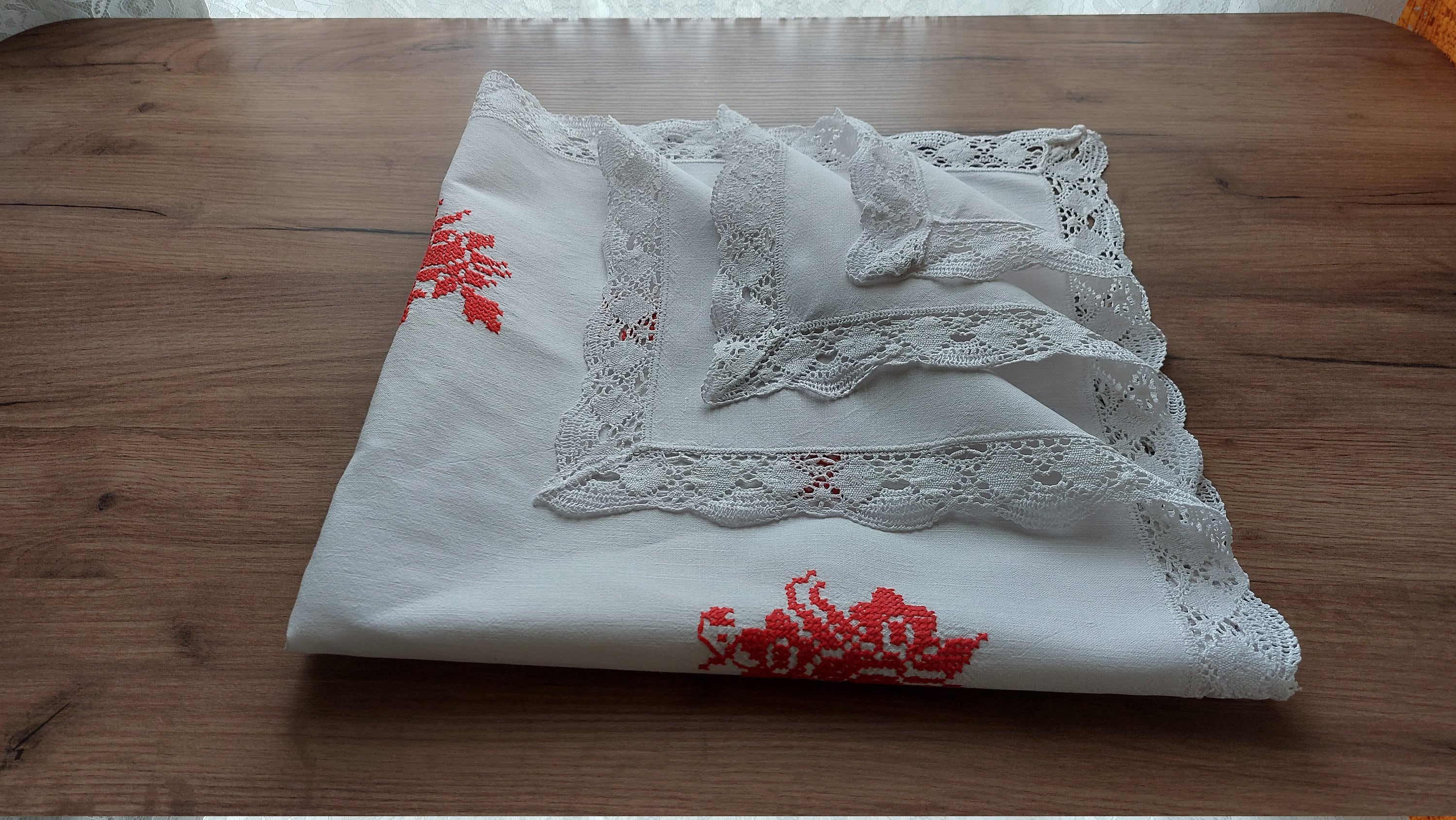 ヴィンテージ ハンド刺繍 ホワイト レッド リネン - コットン スクエア
