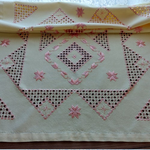 Vintage renewed Hardanger embroidered cotton rectangle tablecloth, Vintage popular Norway hardanger embroidery, Hardanger tablelcoth (T9)