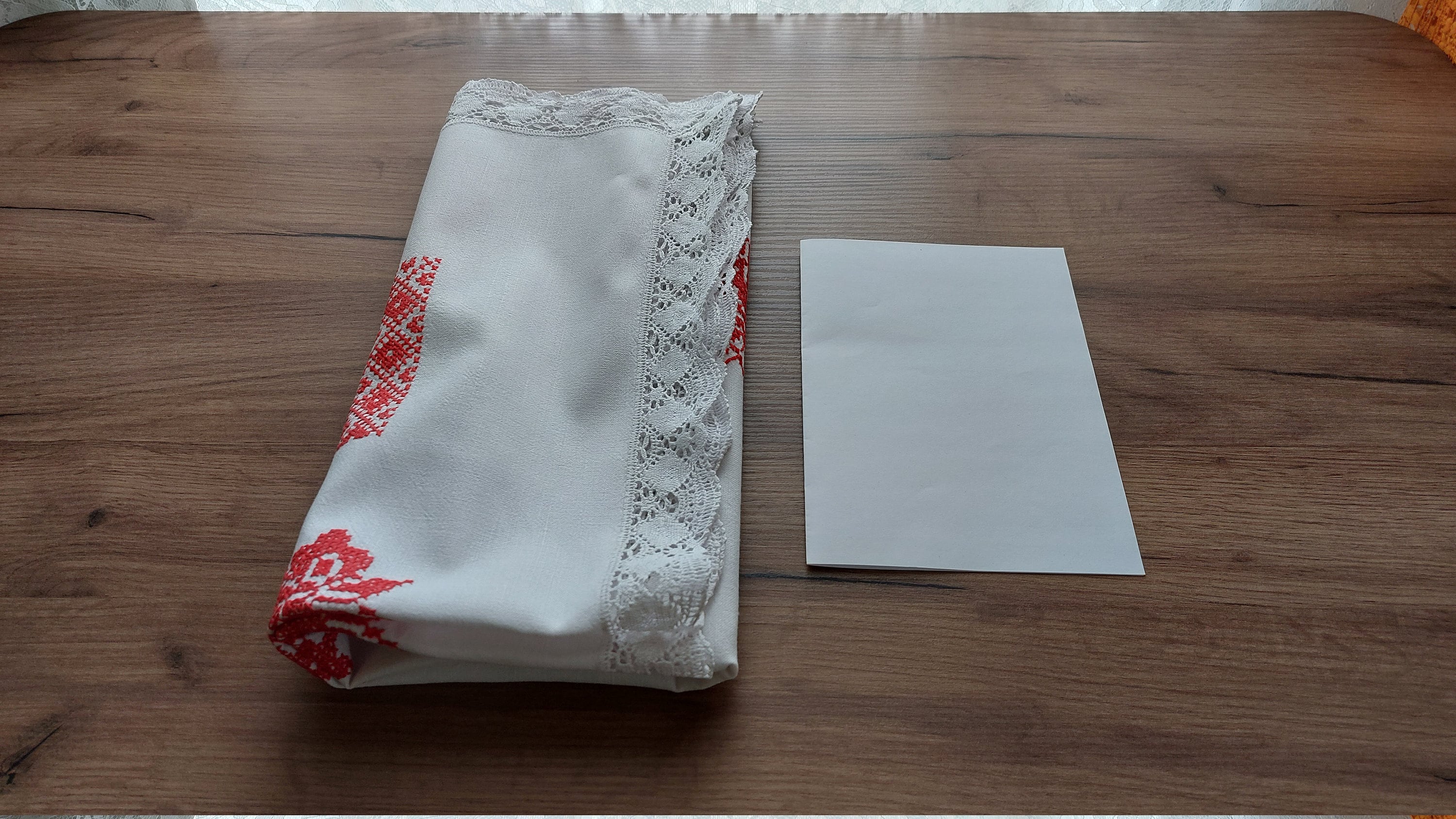 ヴィンテージ ハンド刺繍 ホワイト レッド リネン - コットン スクエア