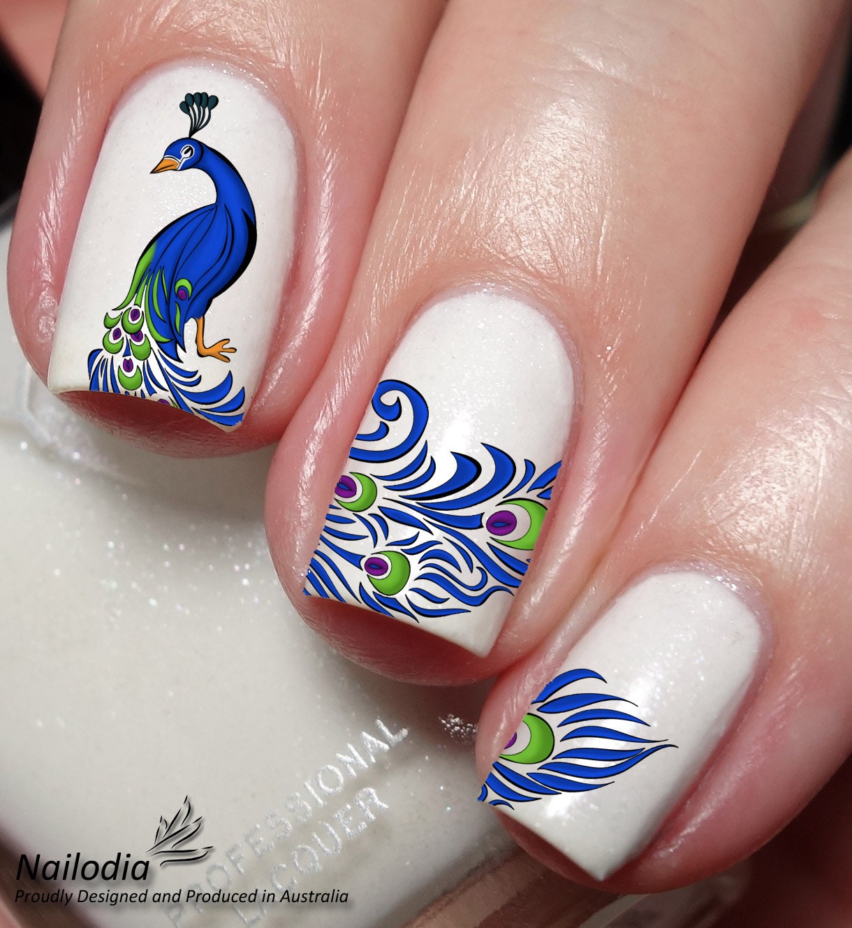 Peacock´s feather as fingernail design - Nail art designs