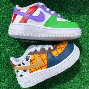 Toy Story Kid&#39;s Custom Air Force 1 (Buzz & Woody)