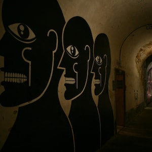 TUNNEL