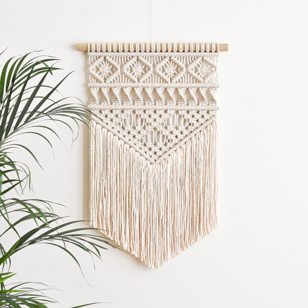 Macrame PATTERN - Written PDF and Knot Guide - diy macrame wall hanging -  digital download how to tutorial - JOSIE