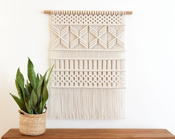 Macrame PATTERN - Written PDF and Knot Guide - diy macrame wall hanging -  digital download how to tutorial - LIV