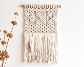 Macrame PATTERN - Written PDF and Knot Guide - diy macrame wall hanging -  digital download how to tutorial - KYRA