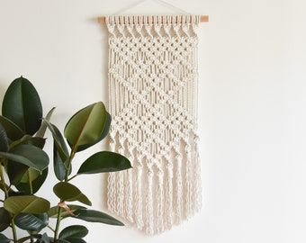 Macrame PATTERN - Written PDF and Knot Guide - diy macrame wall hanging - digital download how to tutorial - Twisted Squares