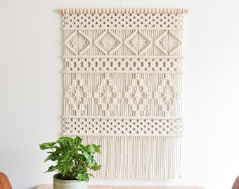 Macrame PATTERN - Written PDF and Knot Guide - diy macrame wall hanging -  digital download how to tutorial - QUARTZ