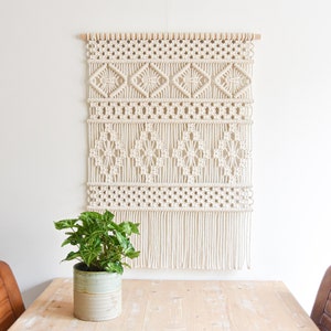 Macrame PATTERN - Written PDF and Knot Guide - diy macrame wall hanging -  digital download how to tutorial - QUARTZ