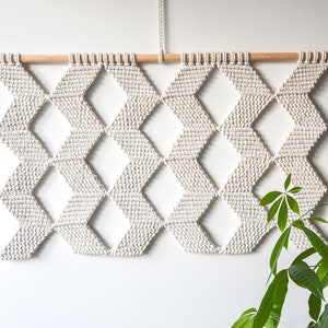 Macrame PATTERN - Written PDF and Knot Guide - diy macrame wall hanging -  digital download how to tutorial - EMERALD