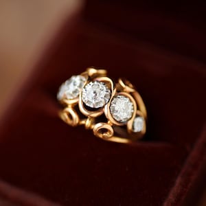 Antique 18k gold diamond ring five stone old mine cut engagement wedding ring vintage dome retro 1940s