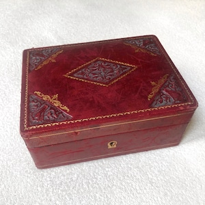 Italian leather vintage antique jewellery box jewelry case velvet red / boîte écrin ancien à bijoux en cuir et velours rouge