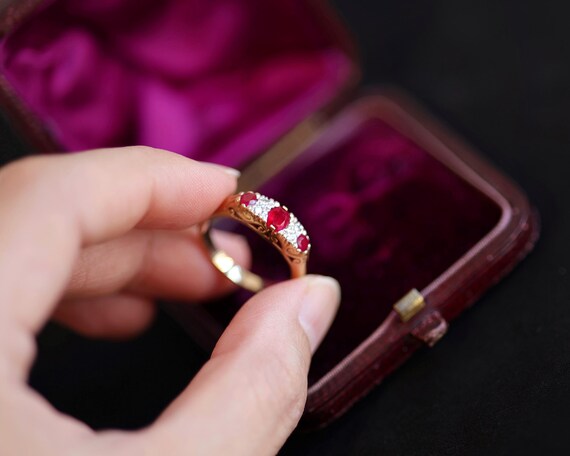 9k gold diamond and ruby ring five stone band Vic… - image 4